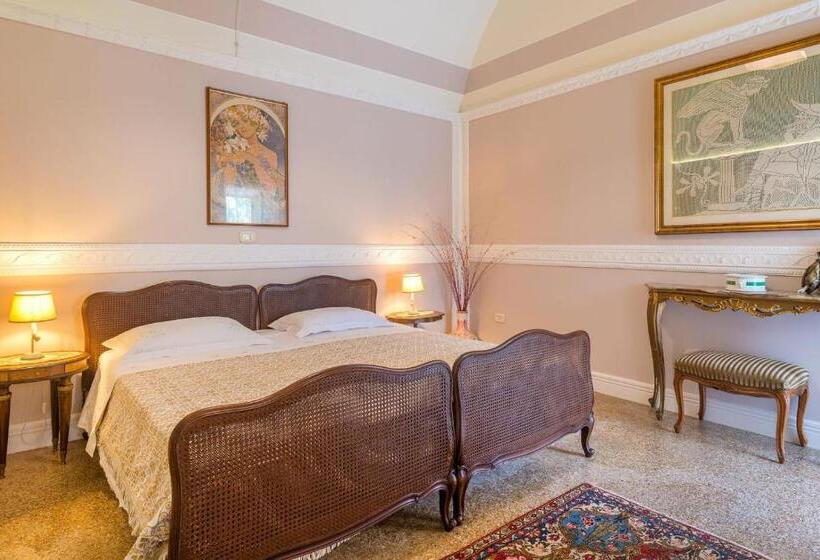 ベッドアンドブレックファースト Palazzo Tre Cardi