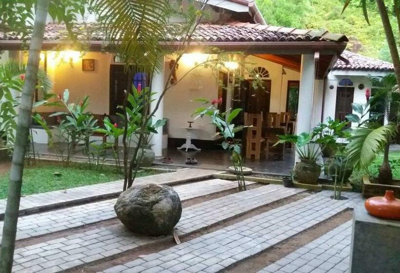 住宿加早餐  Villa Ali