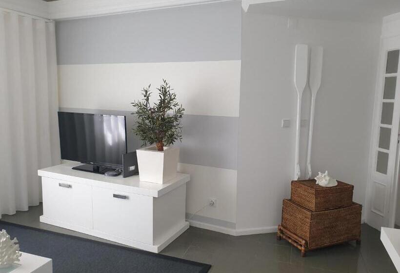 Casa Vó Minda   Nazaré   Alojamento Local