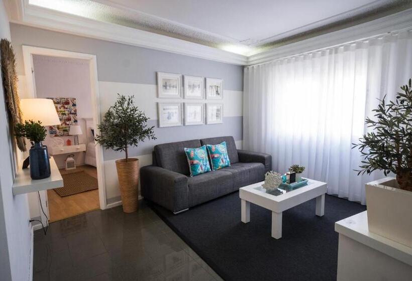 Casa Vó Minda   Nazaré   Alojamento Local