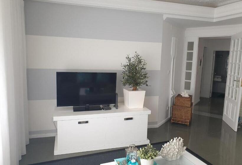 Casa Vó Minda   Nazaré   Alojamento Local