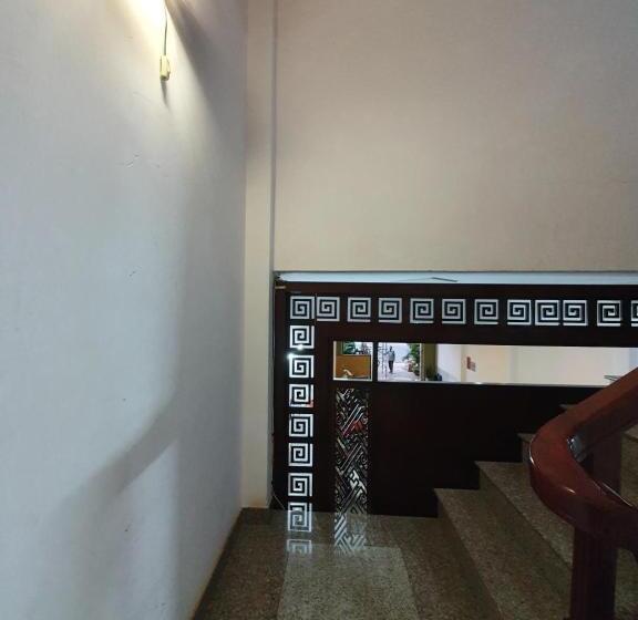 هتل Khách Sạn Thiên Phong