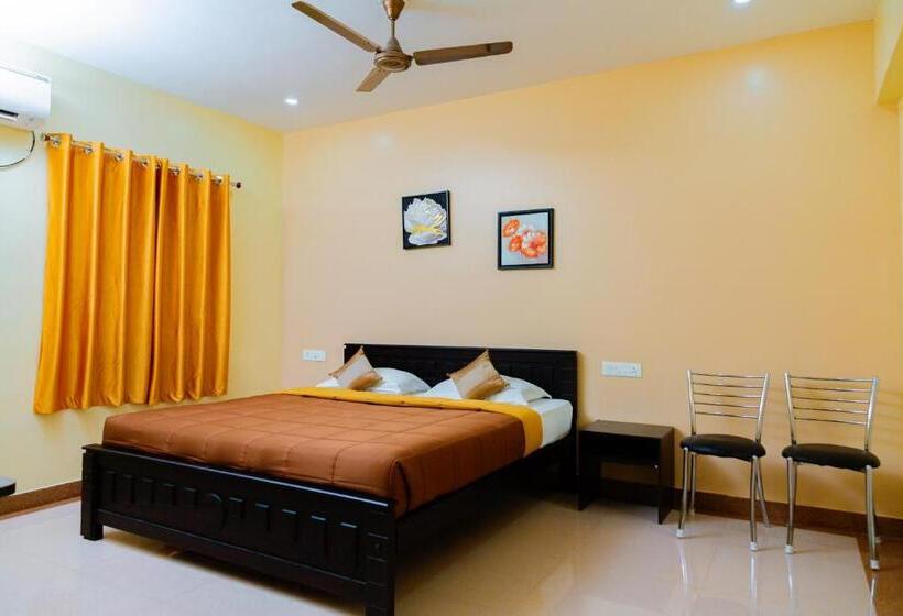 Отель Laughing Waters Fine Stay