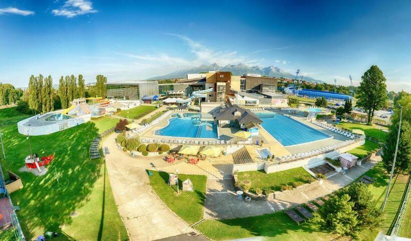 Отель Privileged Lesná   With Garden Terrace, Tatranská Lomnica 2 Km