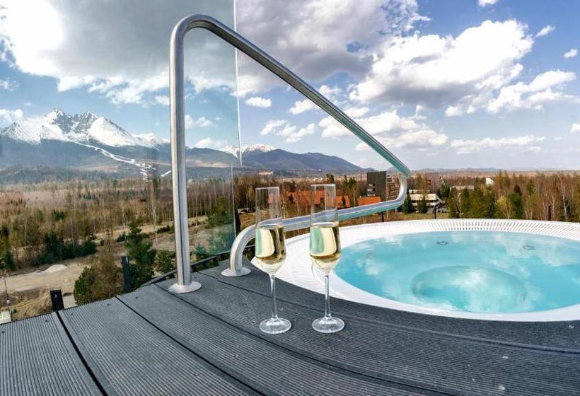 Отель Privileged Lesná   With Garden Terrace, Tatranská Lomnica 2 Km