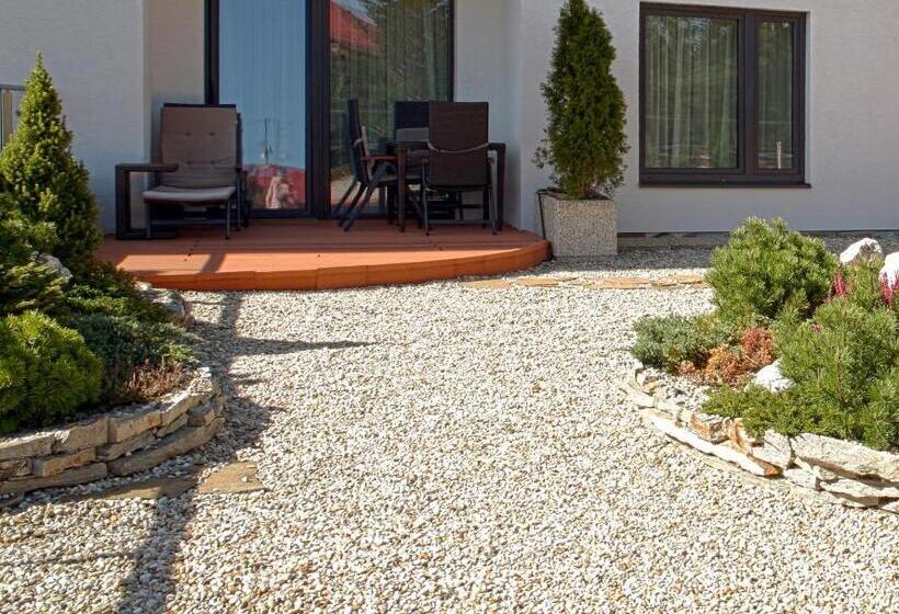 Отель Privileged Lesná   With Garden Terrace, Tatranská Lomnica 2 Km