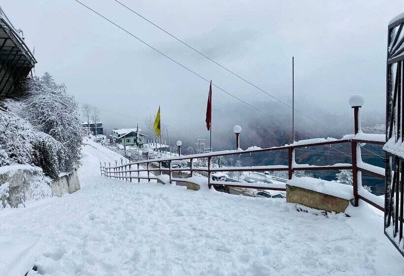 فندق Treebo Shimla Ayurvedic Retreat Kufri