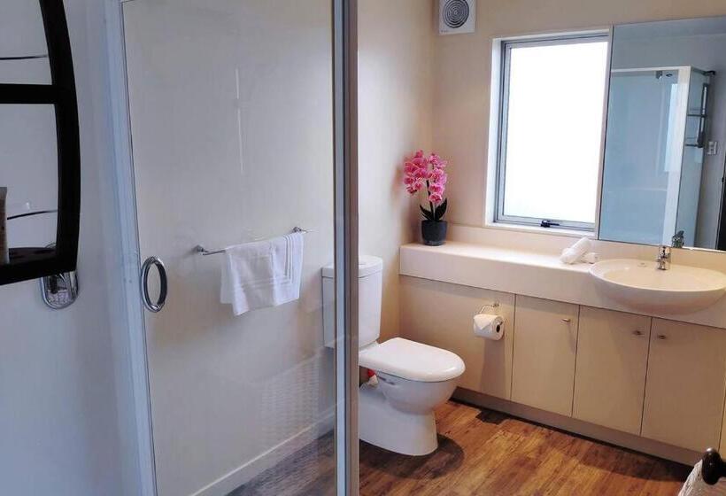 Lovely Apartment  Amazing Lake & Mountain Views