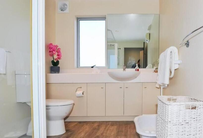 Lovely Apartment  Amazing Lake & Mountain Views