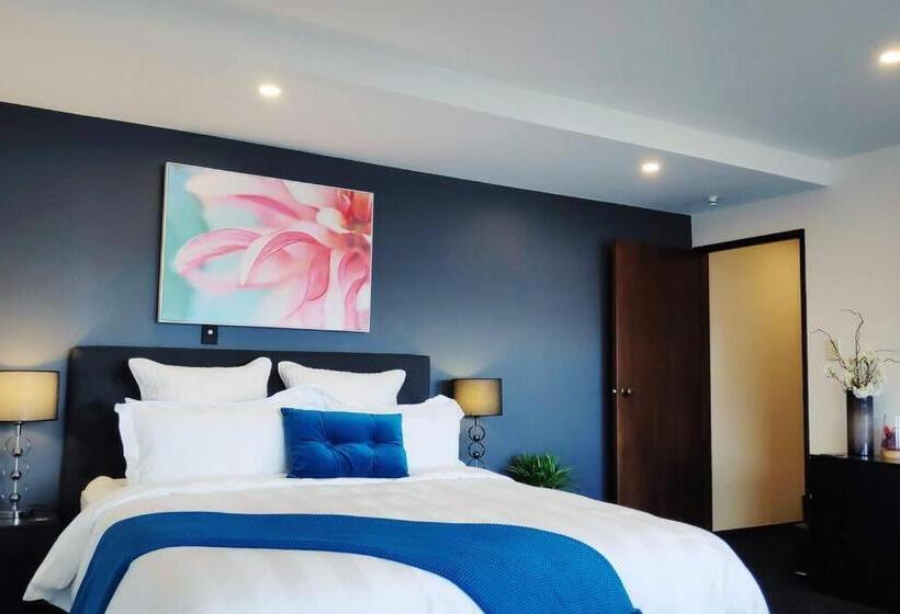 Lovely Apartment  Amazing Lake & Mountain Views