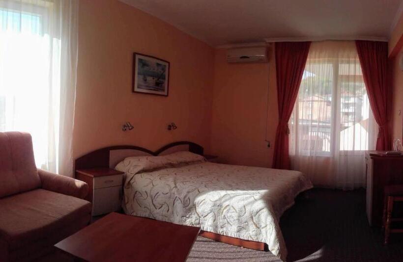 פנסיון Guest House Marina