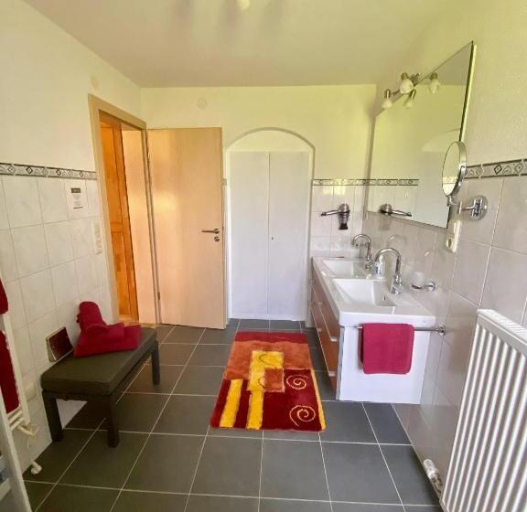 ペンション Haus Moosbrugger