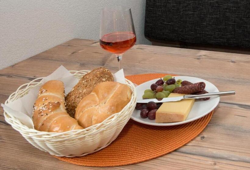 ペンション Haus Moosbrugger