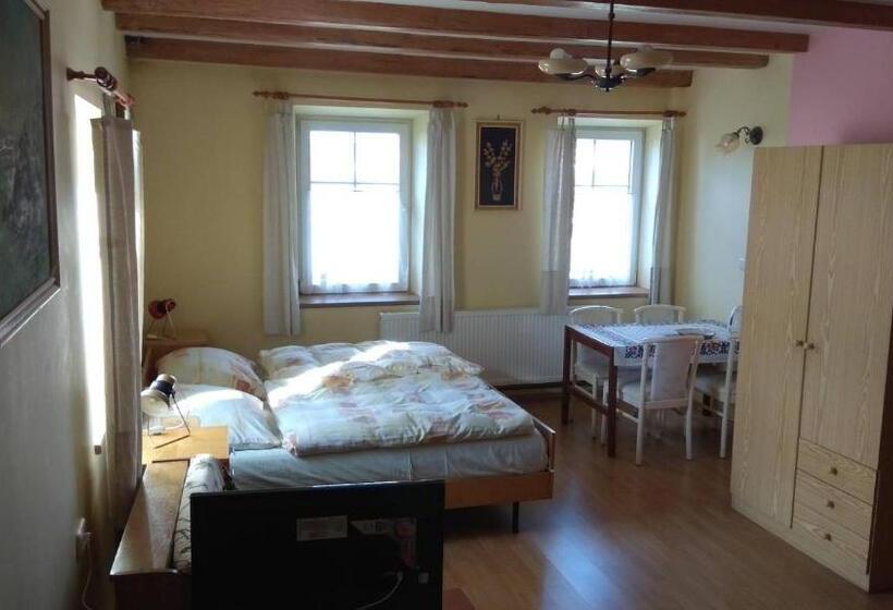 بنسيون Turistická Základna U Nývltů