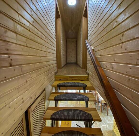 Pensiunea La Rus I Si Ii