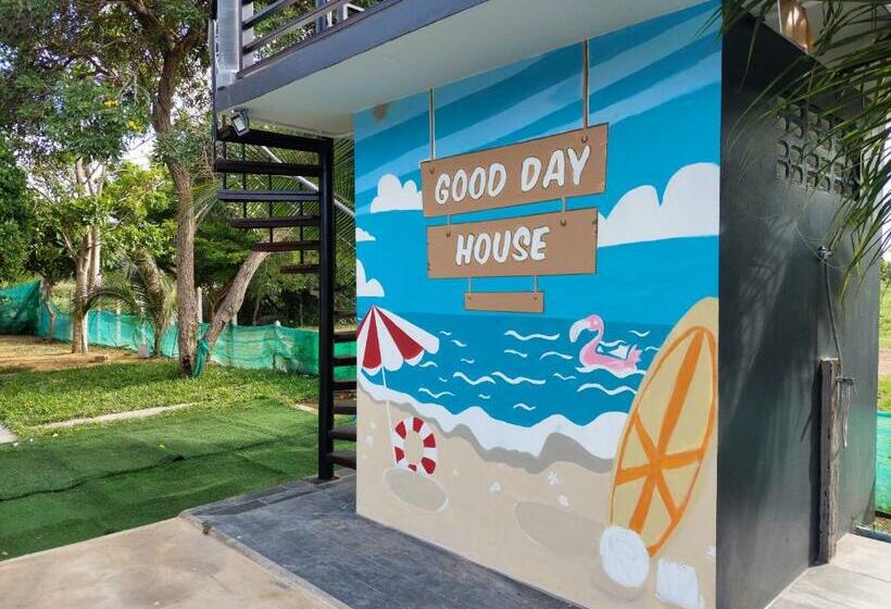 Resort แสงหิรัญ บีช รีสอร์ท