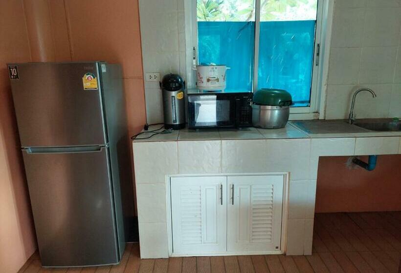 Resort แสงหิรัญ บีช รีสอร์ท