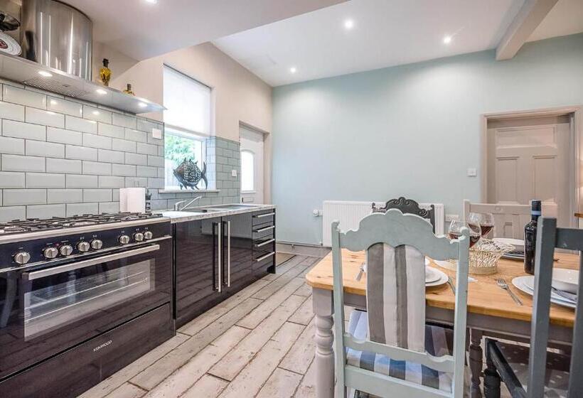 Saxon Lodge Cottage Felixstowe Air Manage Suffolk