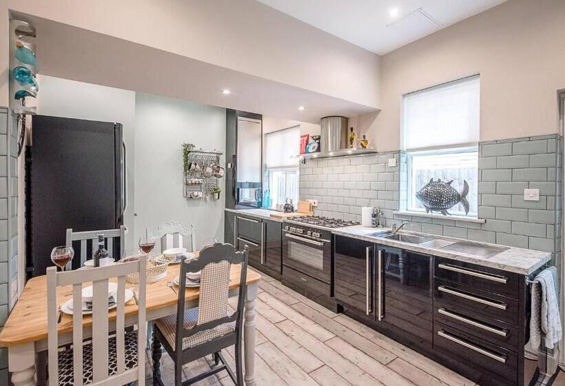 Saxon Lodge Cottage Felixstowe Air Manage Suffolk