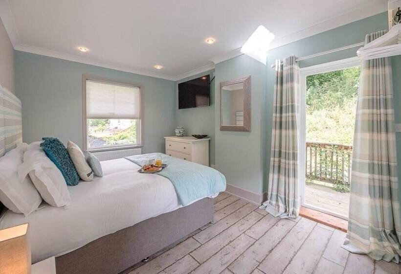 Saxon Lodge Cottage Felixstowe Air Manage Suffolk