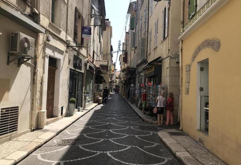 Sleep In Antibes City Port