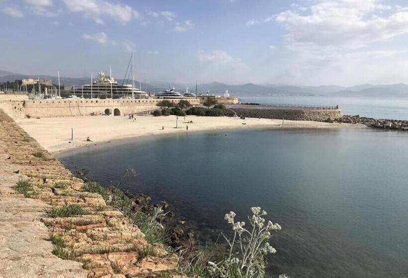 Sleep In Antibes City Port