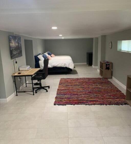 Stylish Basement Studio In Central El Paso Very Spacious
