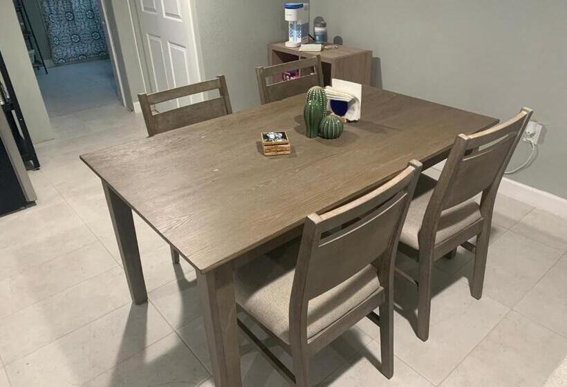 Stylish Basement Studio In Central El Paso Very Spacious