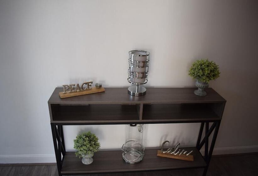 The Paisley Penthouse   Stunning View Of The Abbey