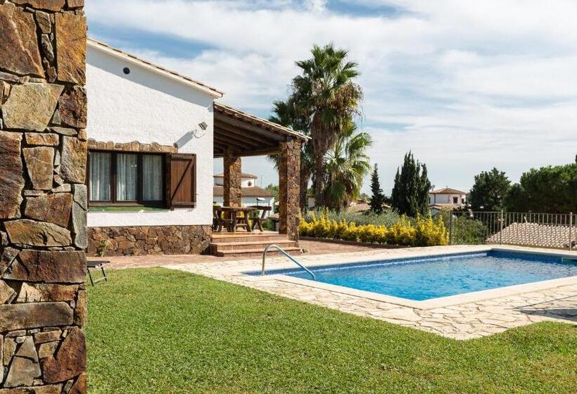 Villa With Great Mountain Views