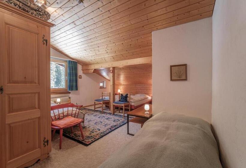 Casa Dschember, Wohnung 11, 1 6 Personen