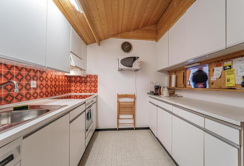 Casa Dschember, Wohnung 11, 1 6 Personen