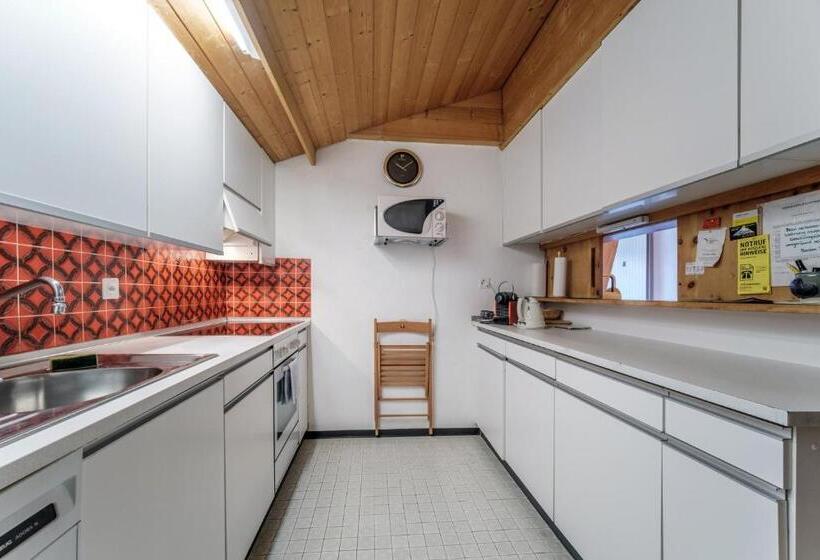 Casa Dschember, Wohnung 11, 1 6 Personen