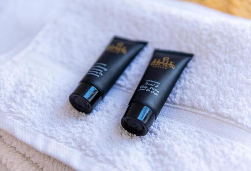 Characterful 2 Bed Apartment   Spacious & Comfy