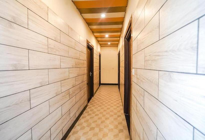 Fabhotel Krishna Heights