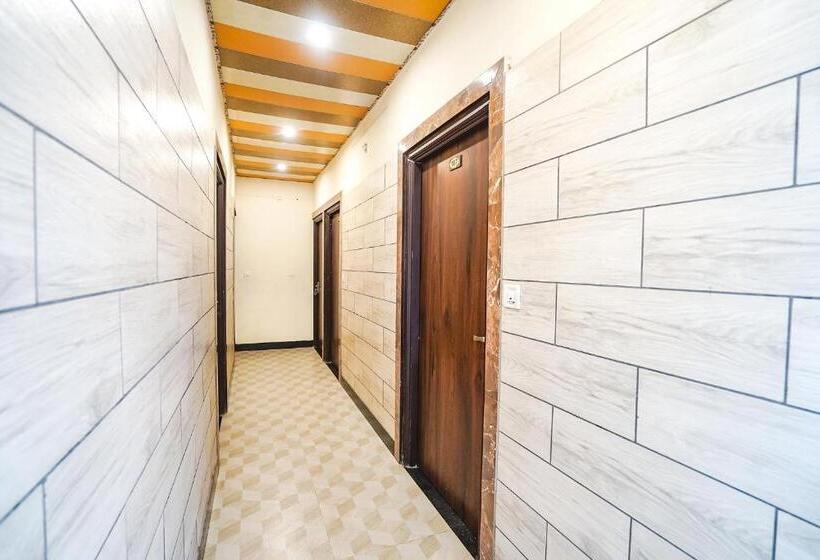 Fabhotel Krishna Heights