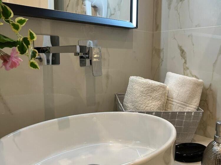 Gianluis Luxury Suites