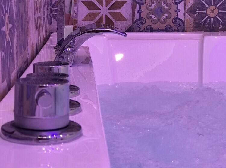 Gianluis Luxury Suites