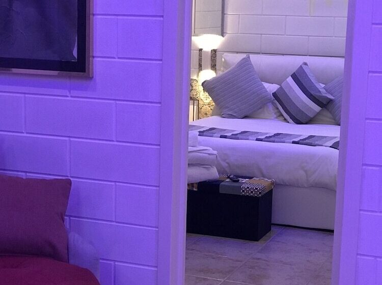 Gianluis Luxury Suites