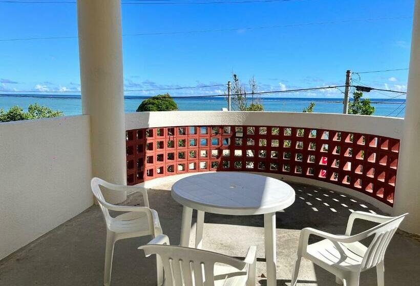 ホテル ビーチサイドペンションみーばる