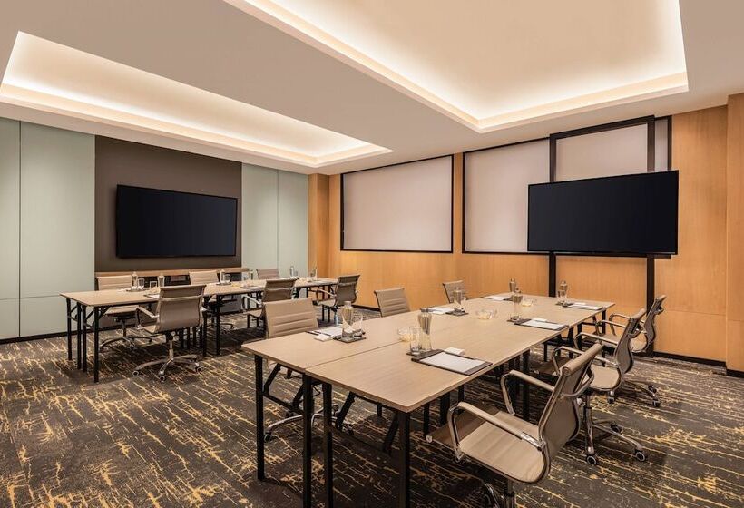 Hotel Fairfield By Marriott Dehradun