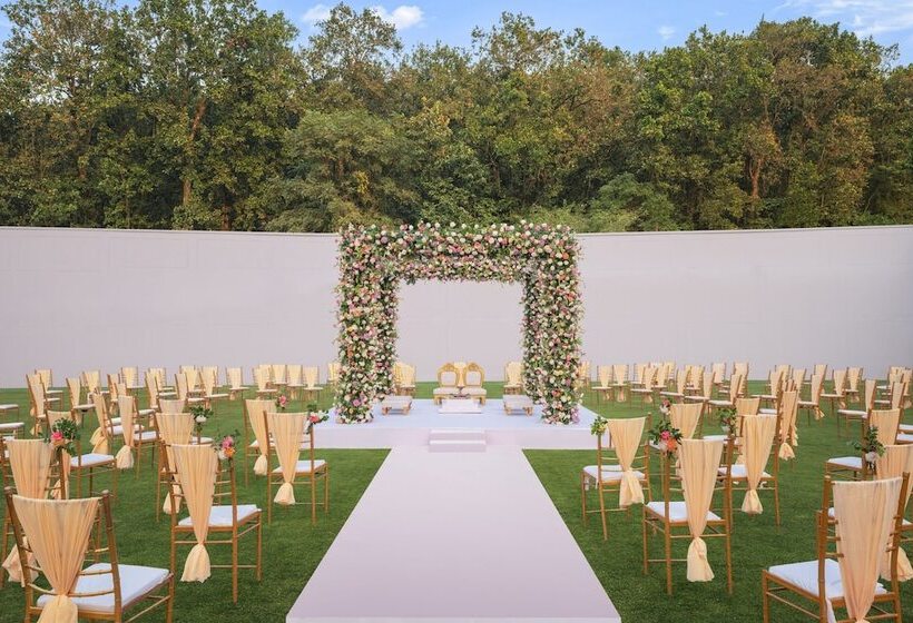 Hotel Fairfield By Marriott Dehradun