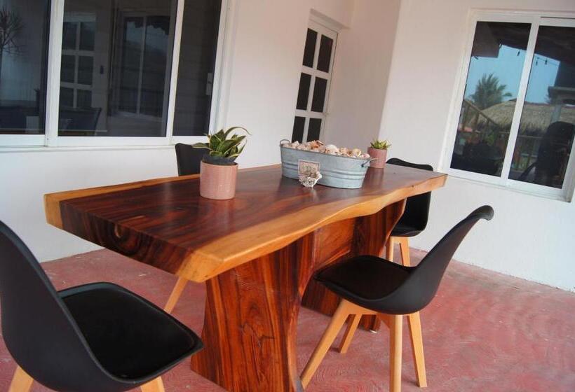 בית מלון כפרי Hostel Casa Moringa