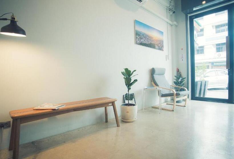 فندق Into The Town Krabi