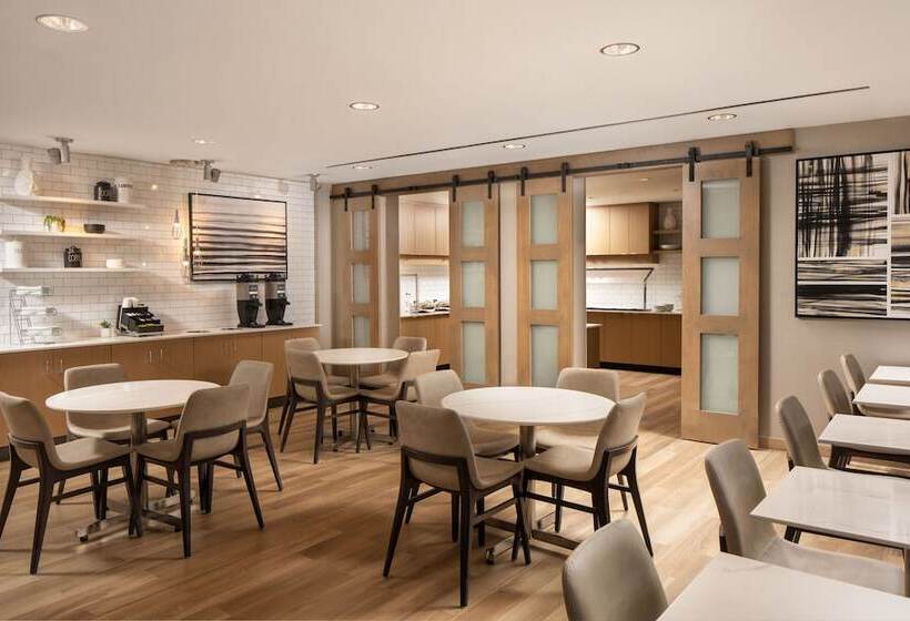 Отель Residence Inn By Marriott Tampa Wesley Chapel