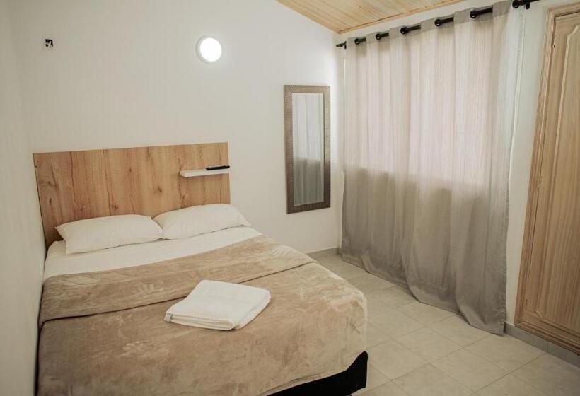 פנסיון Casa Lourdes