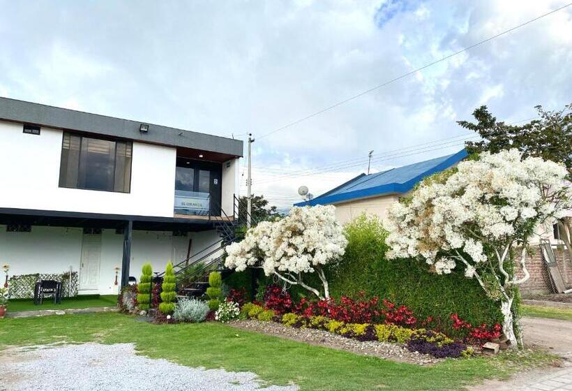 بنسيون Hospedaje El Girasol Tababela