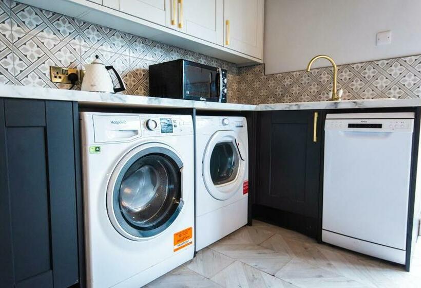 ペンション Sallow Tree House