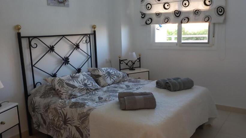 Piso Algarrobo Beach