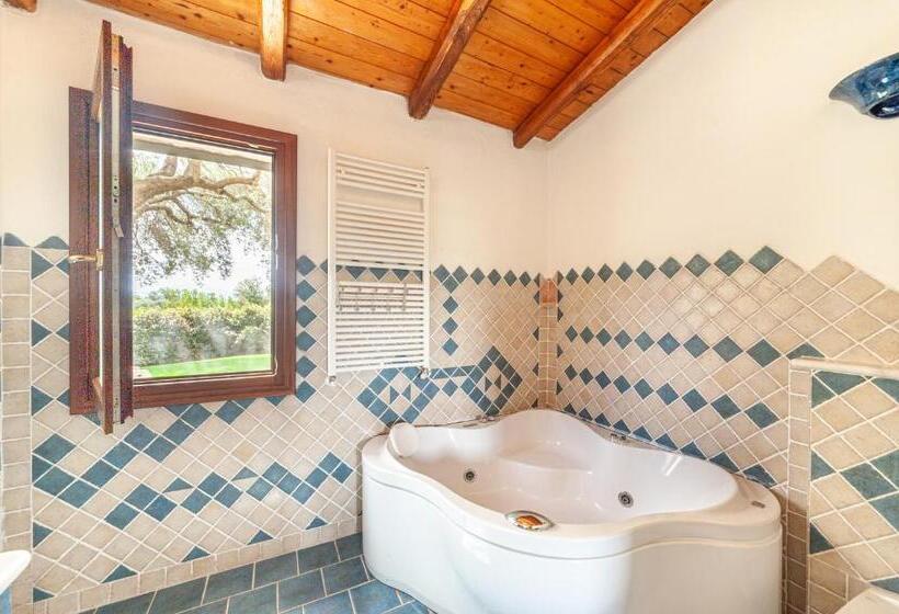 [villa Con Piscina] Nelle Colline Della Gallura